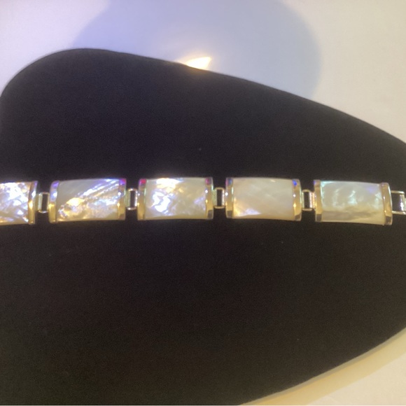 Vintage Mother of Pearl stamped 925 WW Hong Kong. - Picture 2 of 8